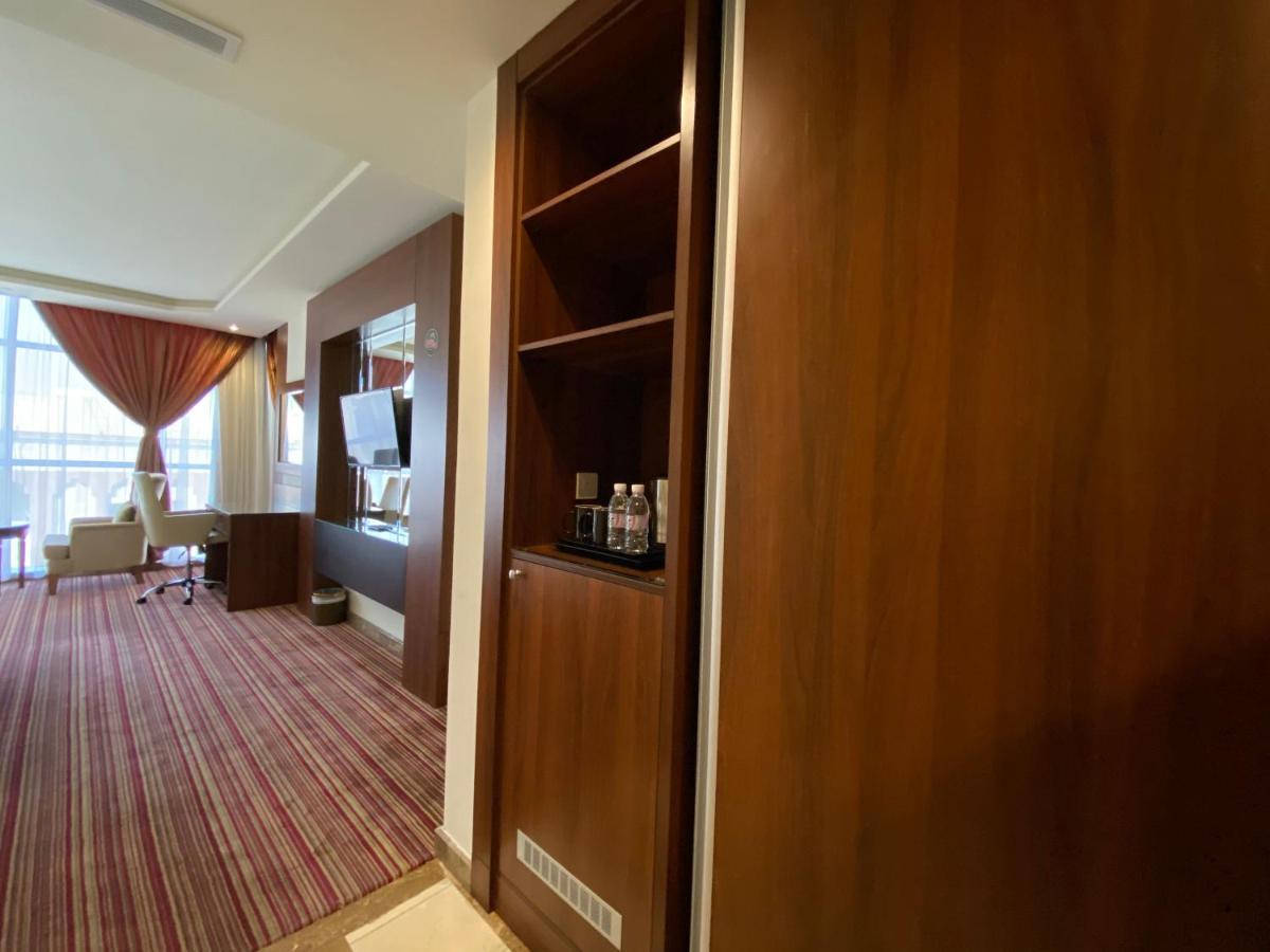 Hôtel La Defence Blue à DDjeddah Extérieur photo