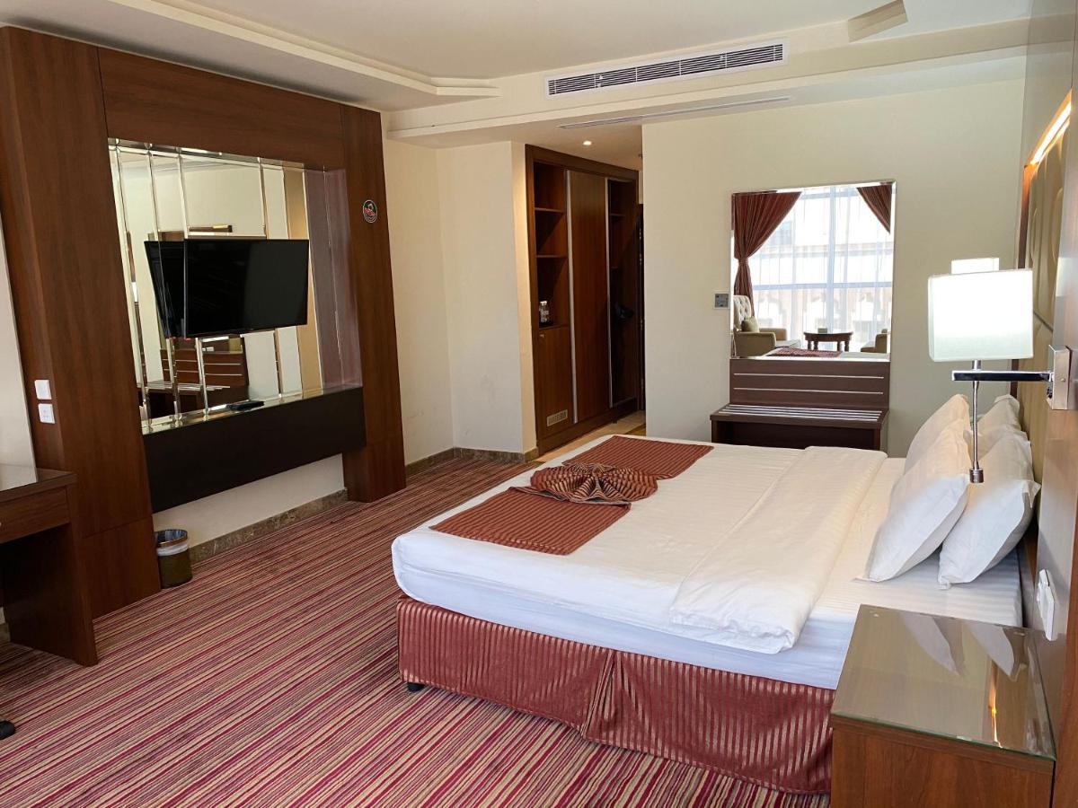 Hôtel La Defence Blue à DDjeddah Extérieur photo