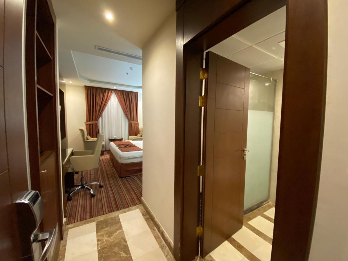 Hôtel La Defence Blue à DDjeddah Extérieur photo
